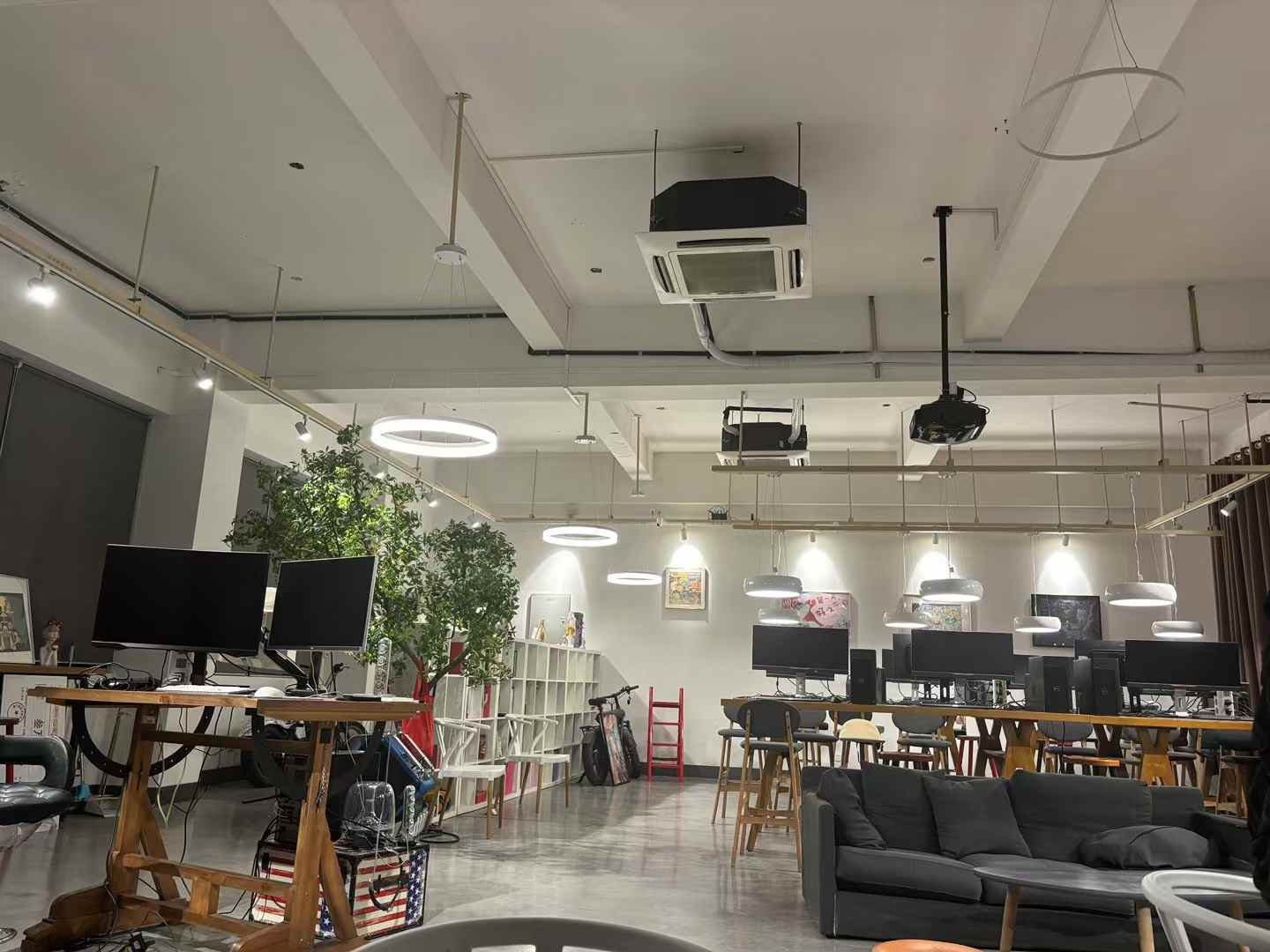 Workspace inside the UE5 lab